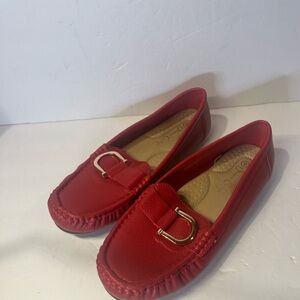 Jessica Carlyle Women’s Red Dorothy Flat Loafer W/ Gold Comfort Shoe Size 9